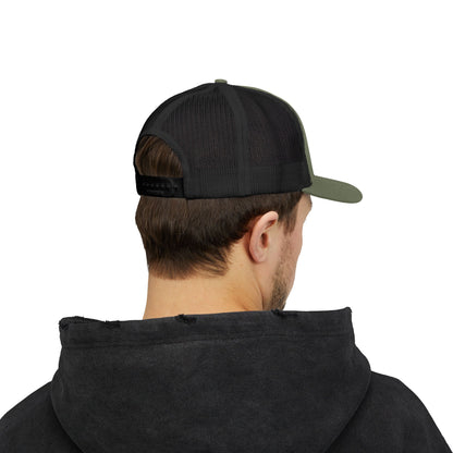 The defender Trucker hat/ Red
