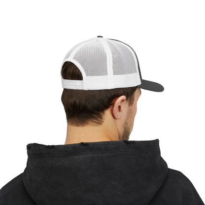 The defender Trucker hat/ Red